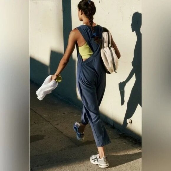 Free People FP Movement Hot Shot Twisted Onesie Navy Size L Large NWT - Picture 2 of 2